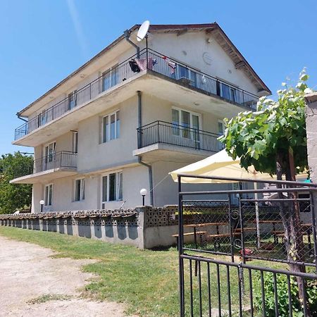 Krimski Guest House And Bungalows Beala Exterior foto